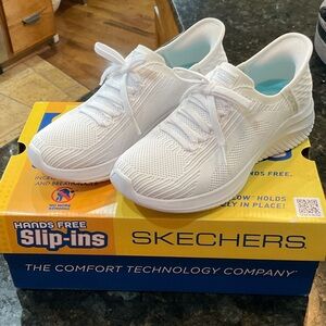 Skechers Martha Stewart White Hands-Free Slip-Ins- like new.